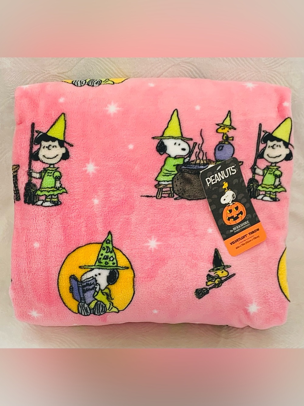 Peanuts Snoopy Halloween Wizard and Witches Pink Throw Blanket